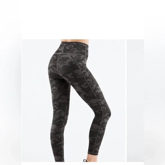 Fabletics Powerhold Camouflage Leggings size medium - Picture 2 of 6